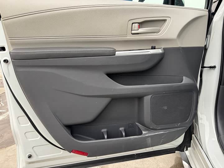 Toyota Granvia 2024 2024款 2.5L混动 豪华版