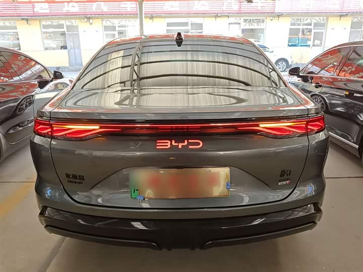 BYD Han L 2025 2025款 DM-p 四驱激光雷达旗舰型