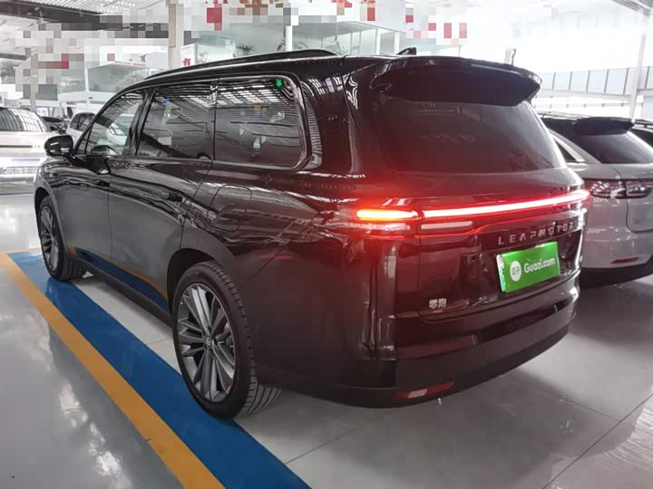 Leapmotor C16 2026 2026款 增程 280激光雷达智尊版 6座