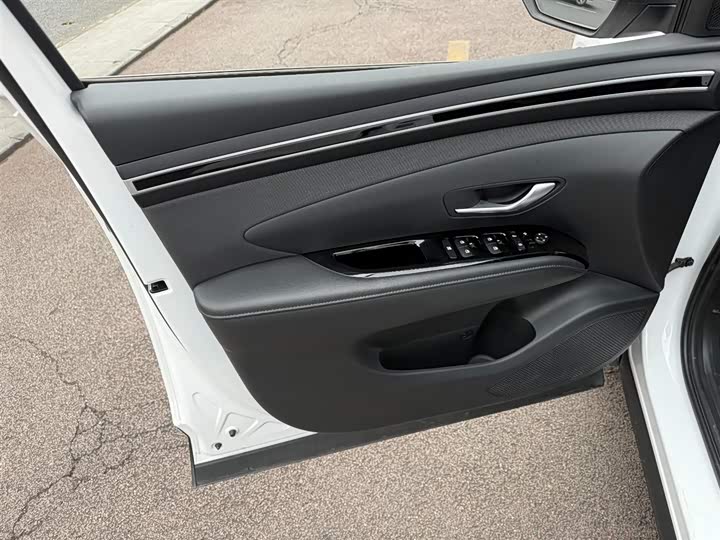 Hyundai Tucson L 2023 2023款 途胜L 1.5T 自动两驱LUX尊贵版