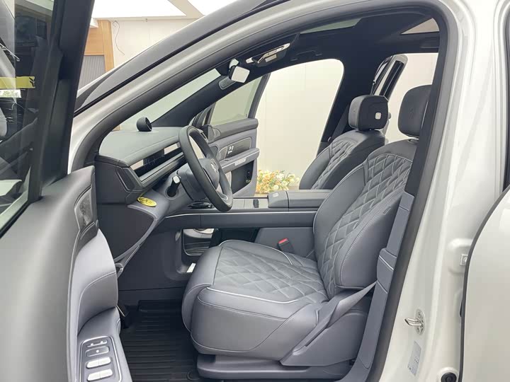 Nio ES8 2026 2026款 六座行政豪华版