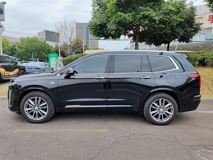 Cadillac XT6 2022 2022款 2.0T 七座四驱豪华型标准版