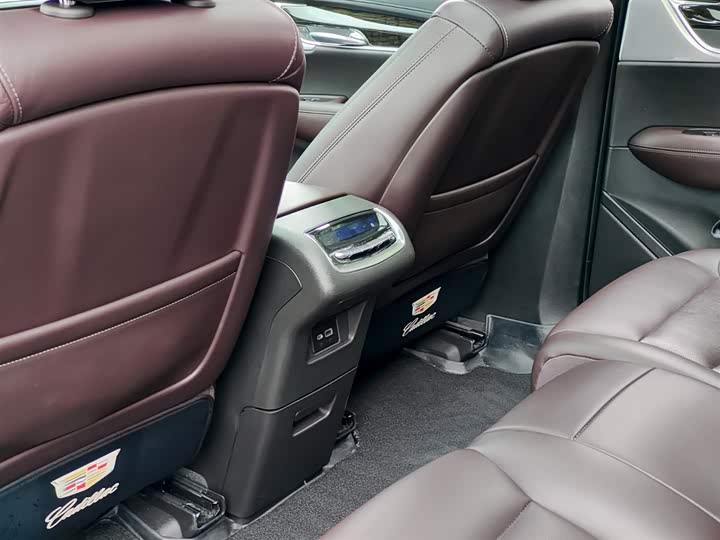 Cadillac XT6 2022 2022款 2.0T 七座四驱豪华型标准版