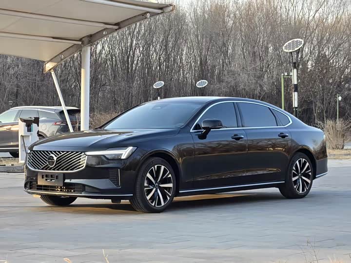 2026 Volvo S90