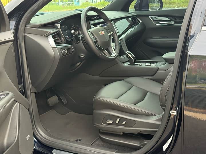 Cadillac XT6 2022 2022款 2.0T 六座两驱豪华型