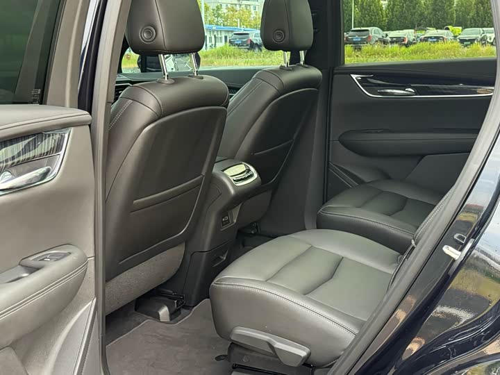 Cadillac XT6 2022 2022款 2.0T 六座两驱豪华型