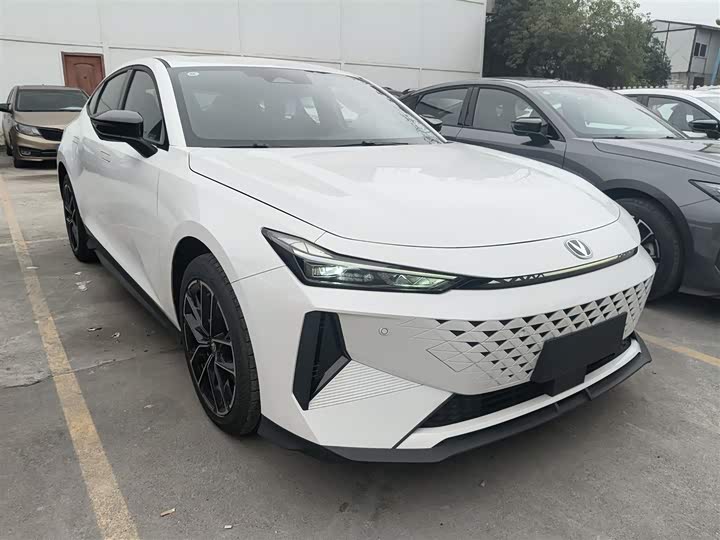 Changan UNI-V Hybrid 2024 2024款 蓝鲸智电iDD 136km 智酷型