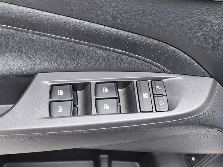 Maxus Euniq 5 2020 2020款 1.3T PLUG IN 豪华版