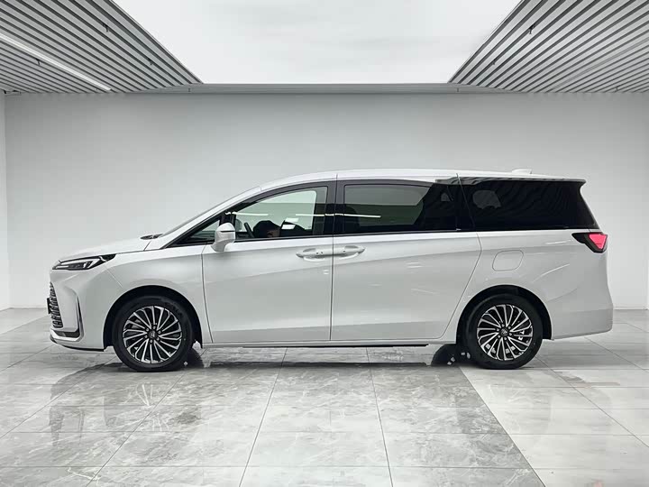 Buick GL8 Hybrid 2025 2025款 陆尚 先享版 7座