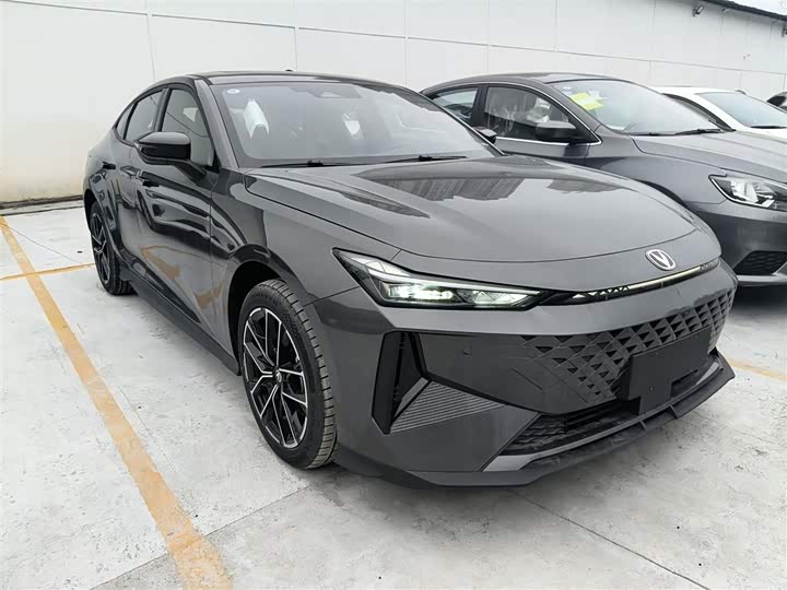 Changan UNI-V Hybrid 2024 2024款 蓝鲸智电iDD 136km 智酷型