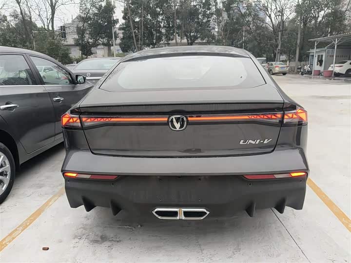 Changan UNI-V Hybrid 2024 2024款 蓝鲸智电iDD 136km 智酷型