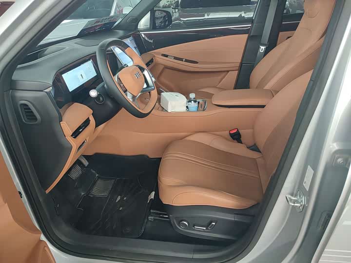 Geely Galaxy L7 2025 2025款 EM-i 115km 探索+版