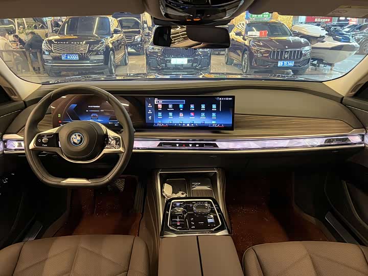 2023 BMW i7