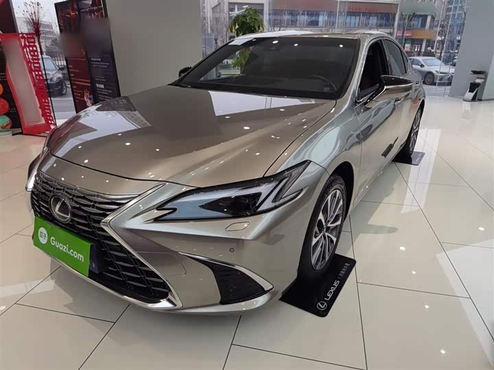 2025 Lexus ES