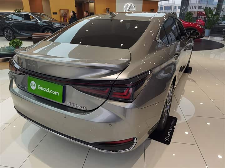 Lexus ES 2025 2025款 300h 臻享版