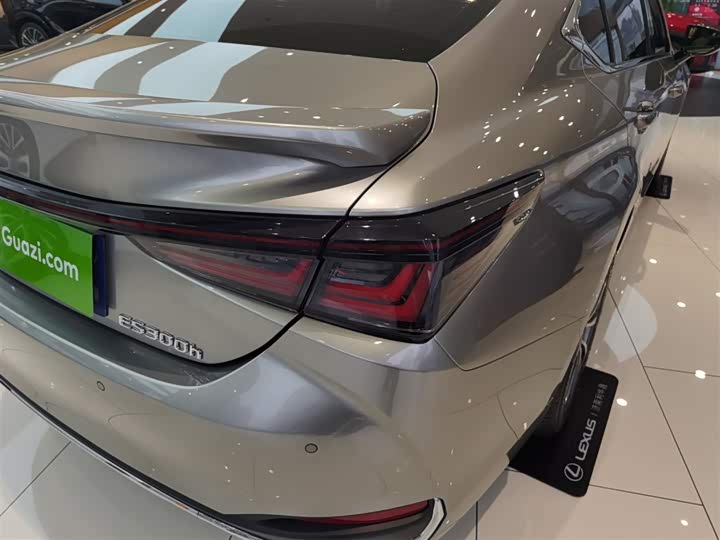 Lexus ES 2025 2025款 300h 臻享版