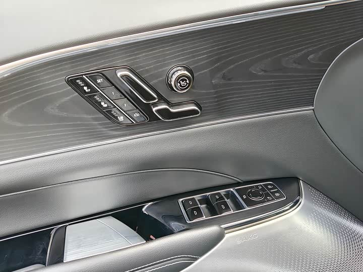 Cadillac Lyriq 2022 2022款 后驱长续航尊贵版