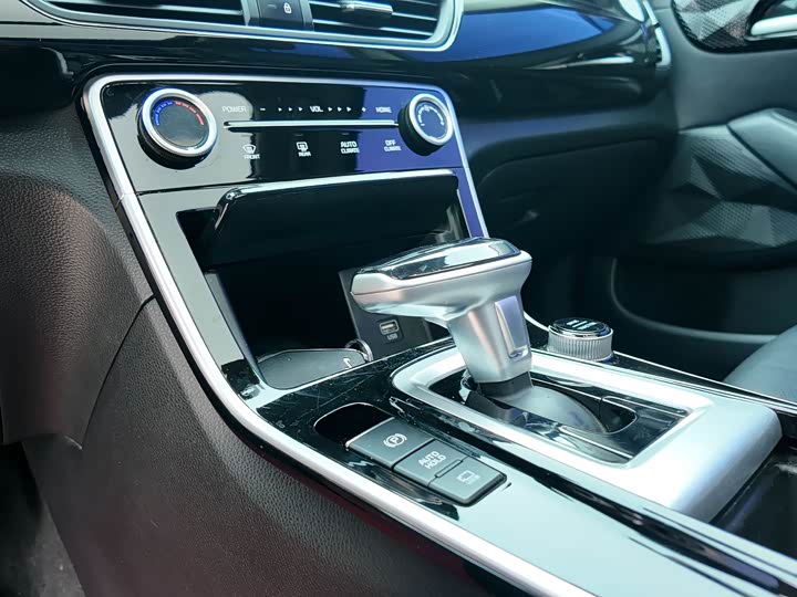 Kia Seltos 2023 2023款 1.5L CVT豪华版