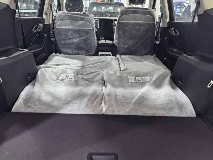 2025 Hongqi HS7 Hybrid