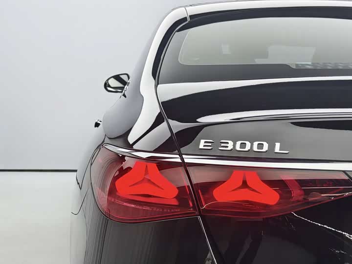 Mercedes-Benz E-Class 2025 2025款 E 300 L 豪华型