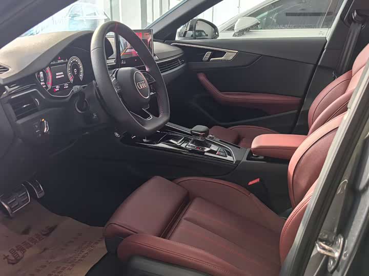 Audi A4L 2025 2025款 200万辆悦享版 40 TFSI 豪华动感型 B&O 星夜版