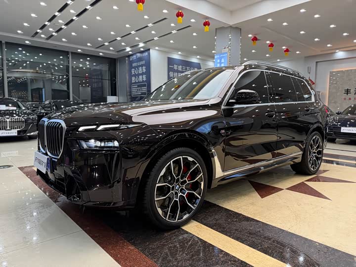 BMW X7 2024 2024款 xDrive40i 尊享型M运动套装