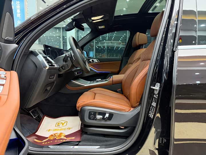 BMW X7 2024 2024款 xDrive40i 尊享型M运动套装