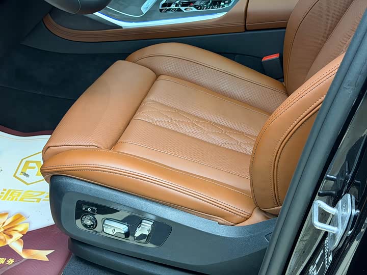 BMW X7 2024 2024款 xDrive40i 尊享型M运动套装