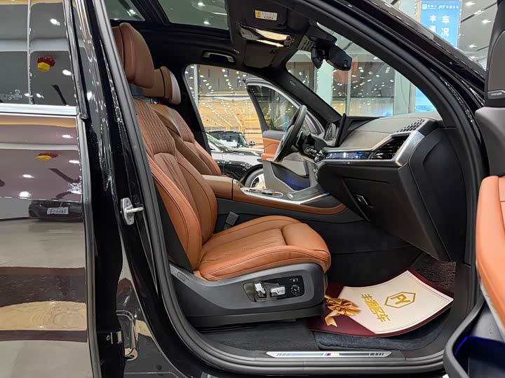 BMW X7 2024 2024款 xDrive40i 尊享型M运动套装