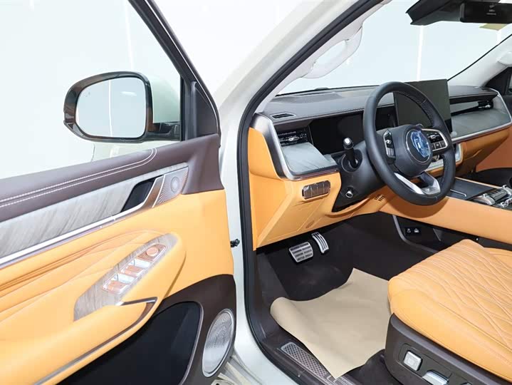 2026 Tank 500 Hybrid