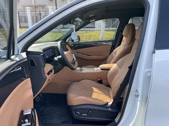 Geely Galaxy L7 2025 2025款 EM-i 115km 探索+版