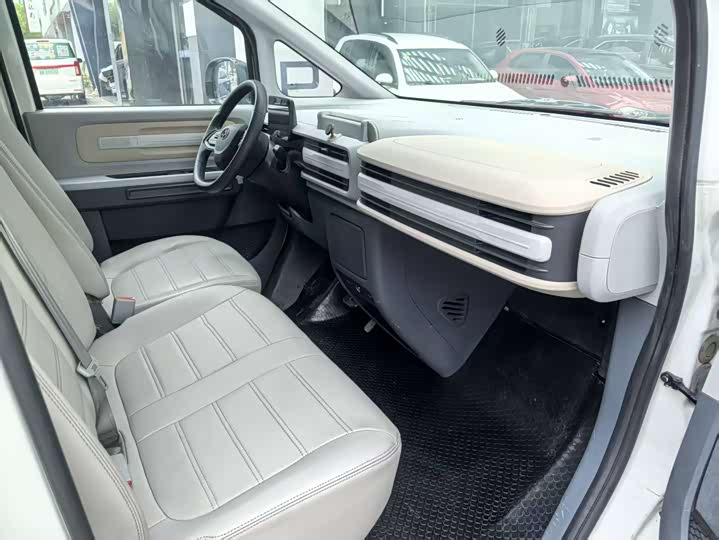 Maxus Dana V1 2023 2023款 V1 短轴低顶（43kWh）