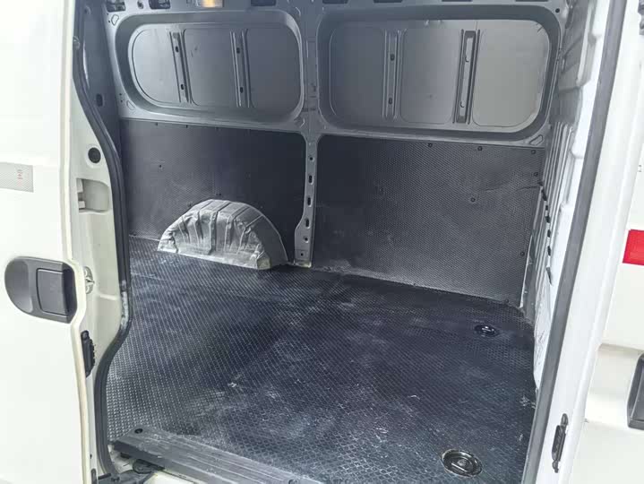 Maxus Dana V1 2023 2023款 V1 短轴低顶（43kWh）