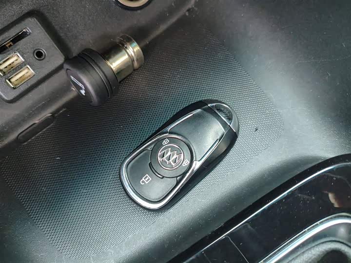 Buick GL6 2021 2021款 323T 轻混动互联豪华型