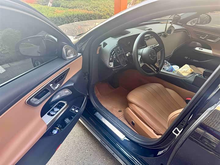 Mercedes-Benz E-Class Hybrid 2024 2024款 E 350 e L 插电式混合动力轿车