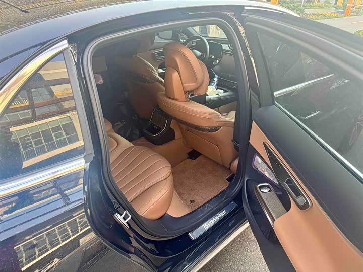 Mercedes-Benz E-Class Hybrid 2024 2024款 E 350 e L 插电式混合动力轿车