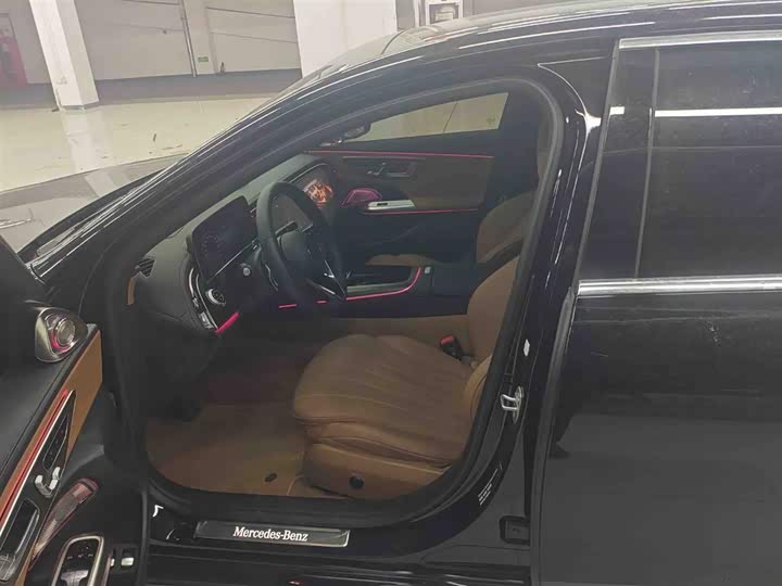 Mercedes-Benz E-Class Hybrid 2024 2024款 E 350 e L 插电式混合动力轿车