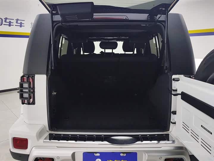 BAIC Beijing BJ40 2024 2024款 2.0T 城市猎人荣耀版