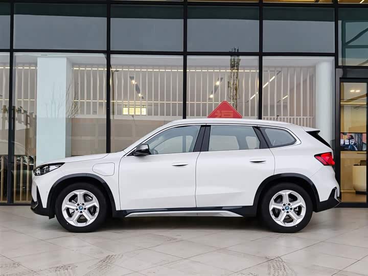 BMW iX1 2025 2025款 eDrive25L X设计套装