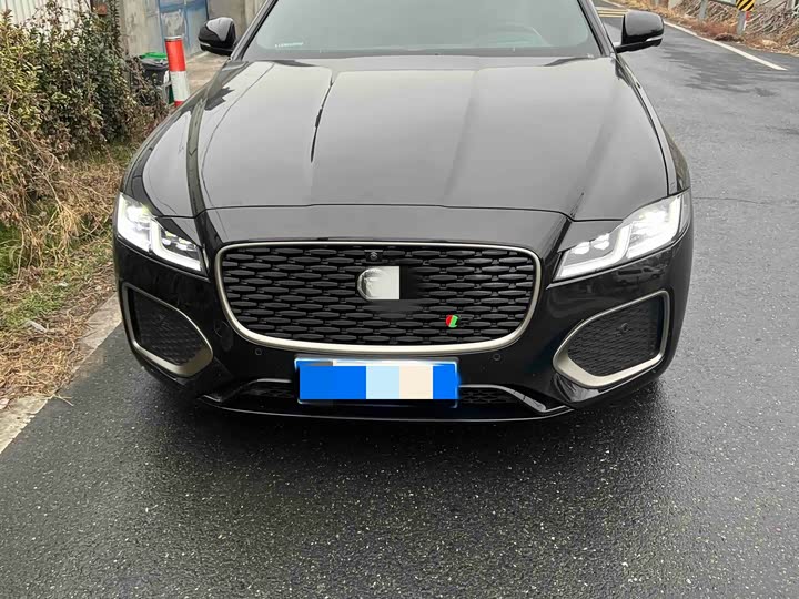 Jaguar XF L 2024 2024款 2.0T P300 四驱旗舰运动鎏金版