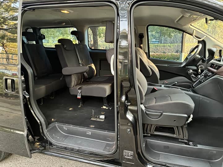 JAC Refine M3 2023 2023款 PLUS 1.5T 7/8座智联版