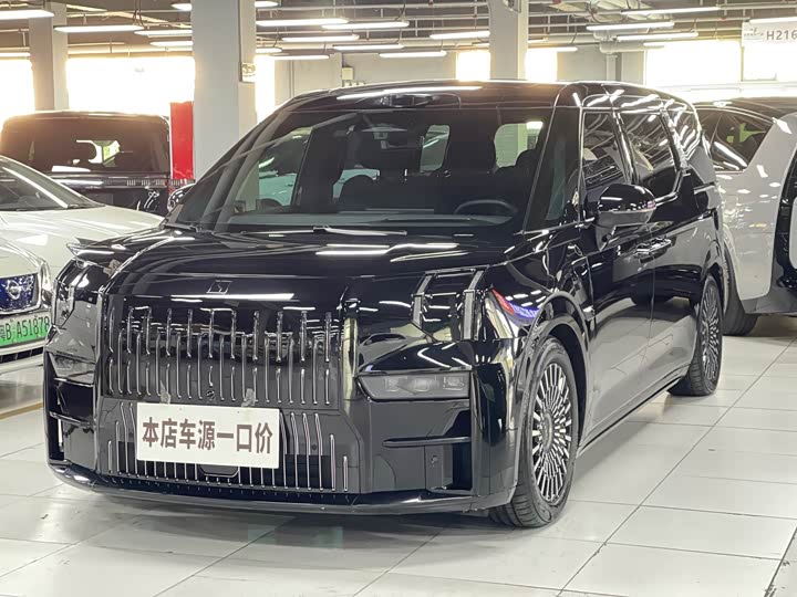 Zeekr 009 2024 2024款 六座行政版四驱 108kWh