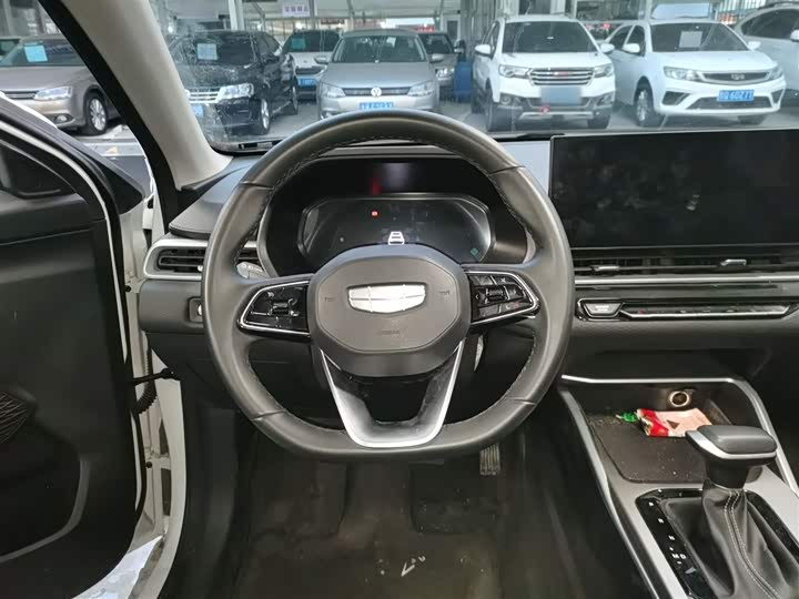 Geely Emgrand 2025 2025款 第4代 1.5L CVT尊贵型