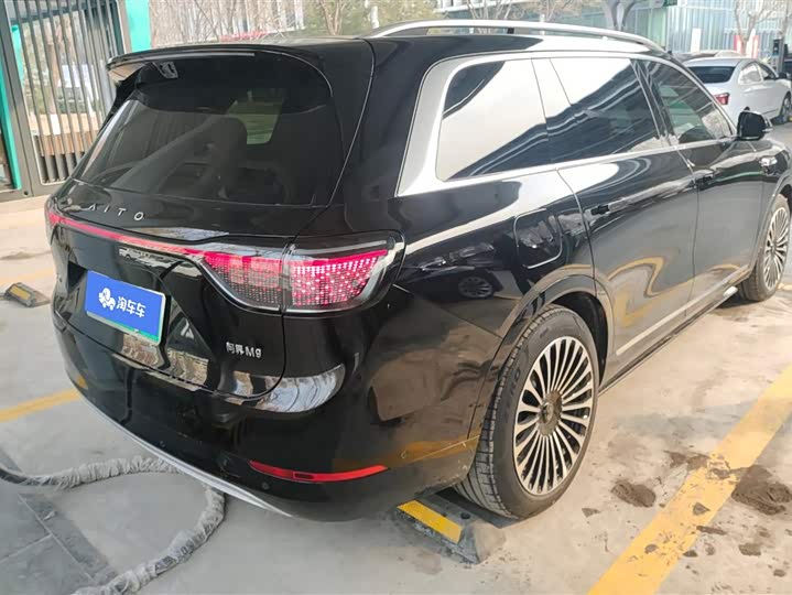 Aito M9 2025 2025款 增程 Max版 52kWh 6座版