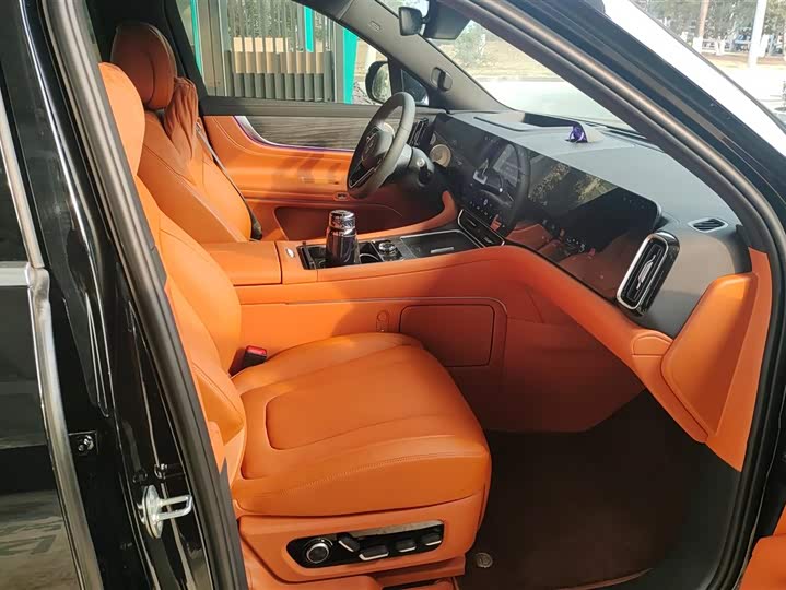 Aito M9 2025 2025款 增程 Max版 52kWh 6座版