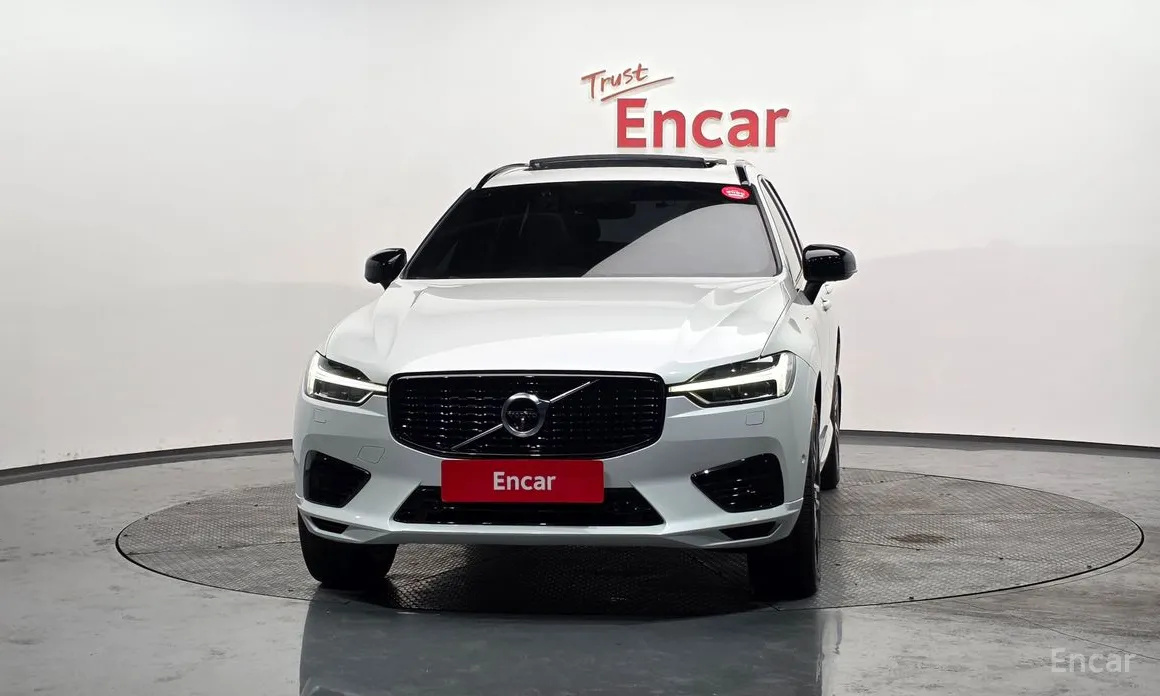 Volvo XC60 2017 T8 R-Design