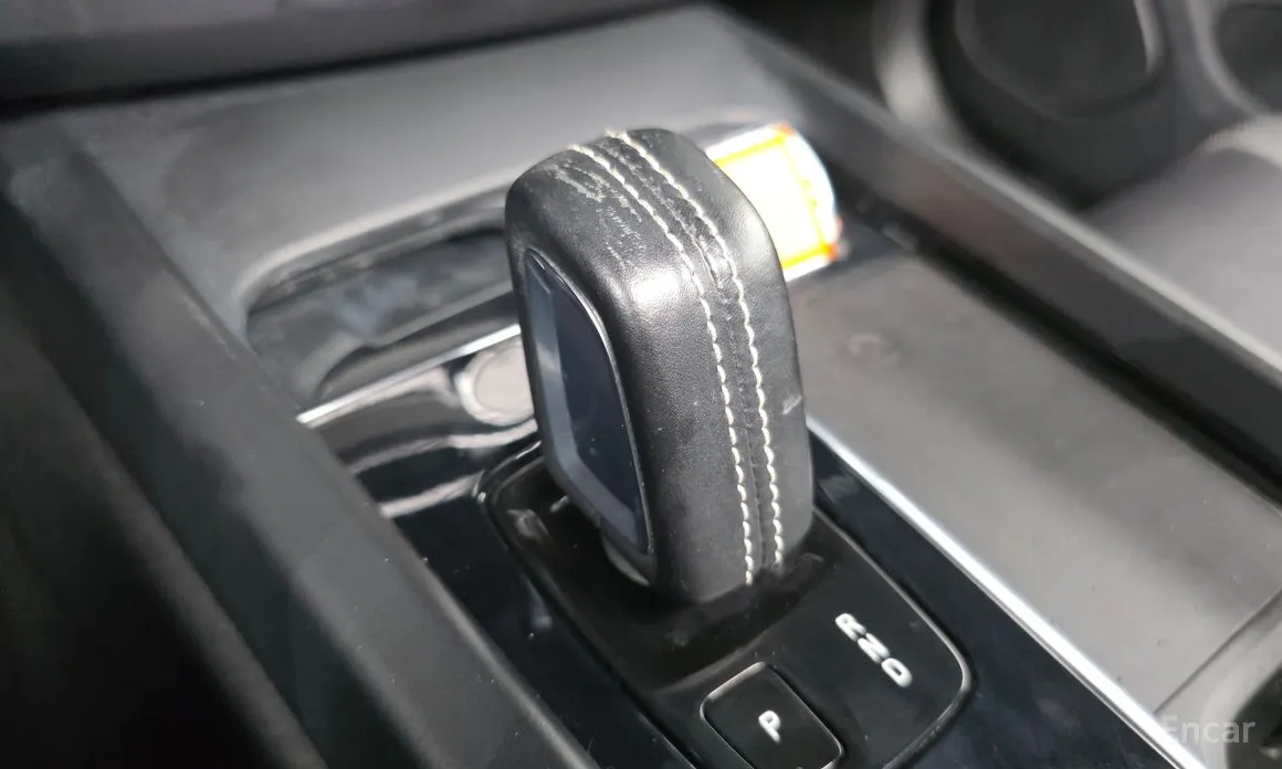 Volvo XC60 2017 T8 R-Design