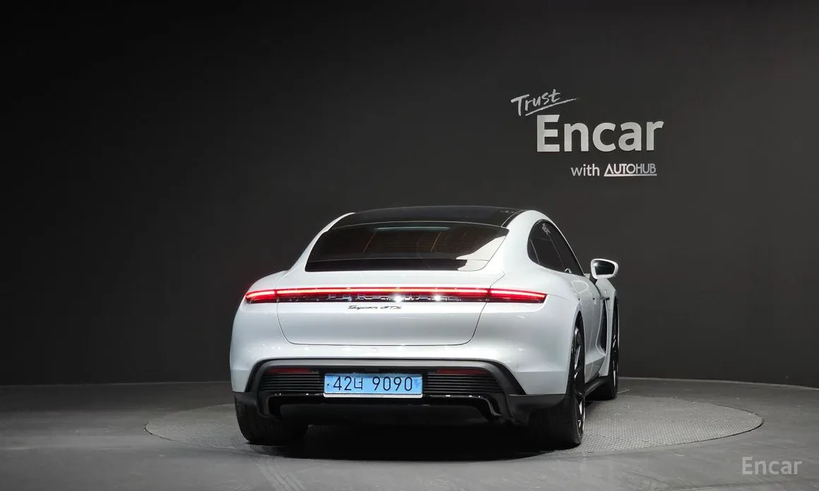 Porsche Taycan 2020 GTS