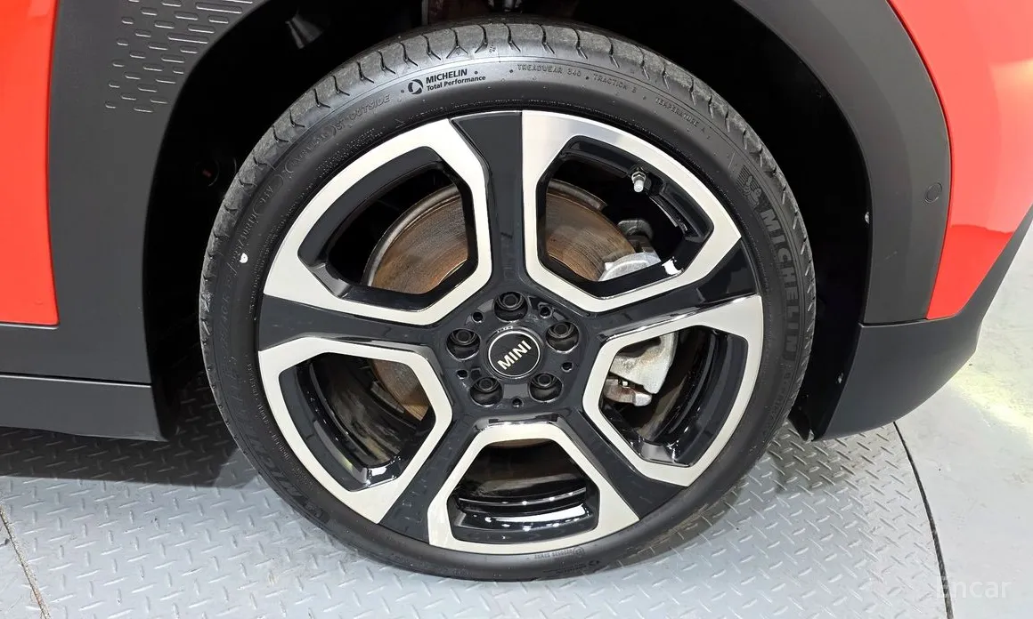 Mini Aceman 2025 SE Favoured