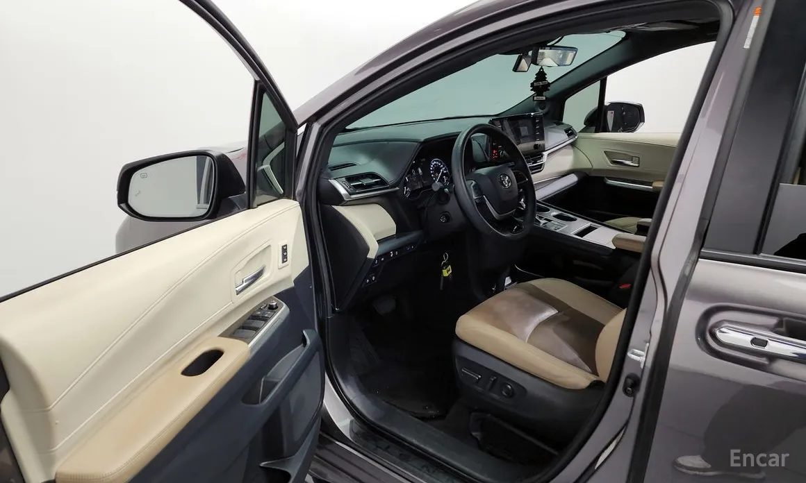 Toyota Sienna 2020 2.5 Hybrid 2WD